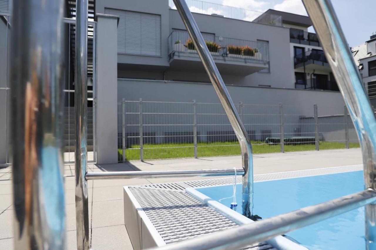 Rooftop Terrace, Free Garage Parking And Pool! Apartament