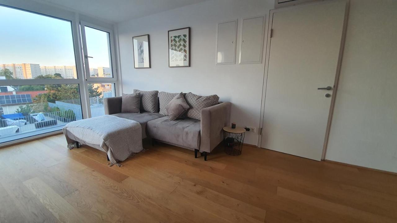 Apartament Rooftop Terrace, Free Garage Parking And Pool! Wiedeń