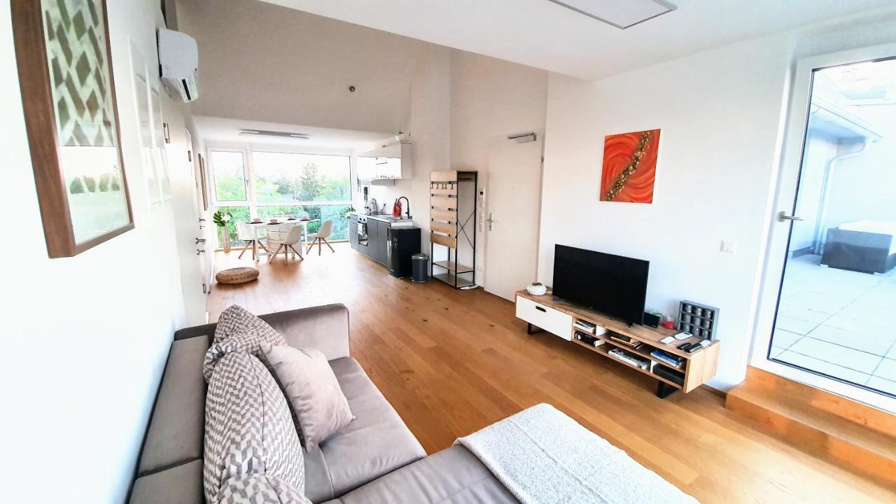 Rooftop Terrace, Free Garage Parking And Pool! Apartament Wiedeń