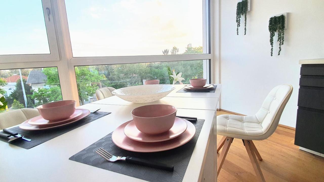Apartament Rooftop Terrace, Free Garage Parking And Pool! Wiedeń